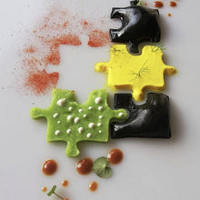 Carica l&#39;immagine nel visualizzatore di Gallery, Stencil Puzzle
